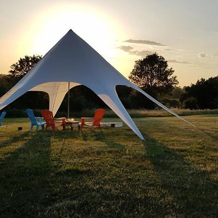 Camping La Petite Houmee Curzay-sur-Vonne Экстерьер фото