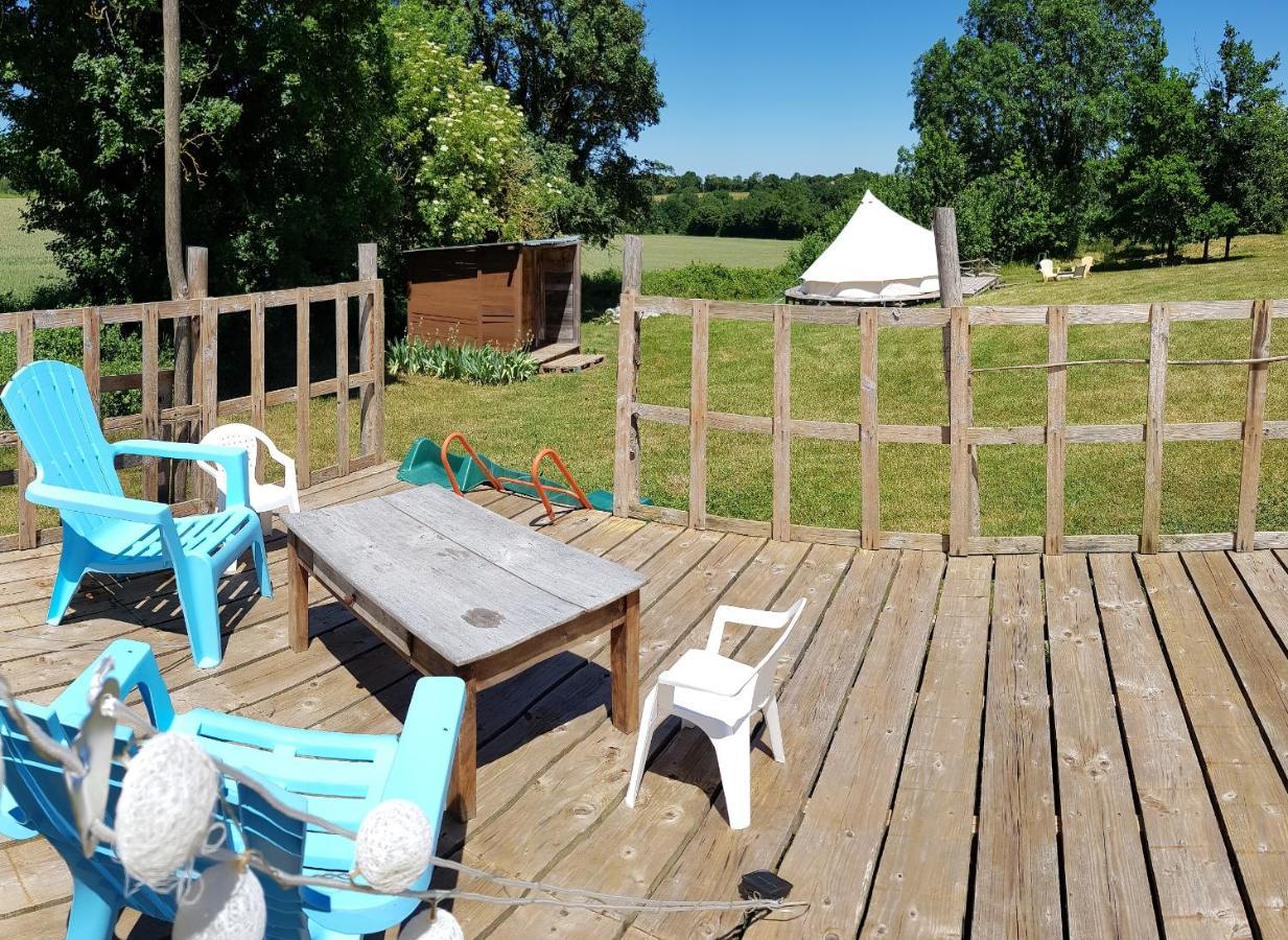 Camping La Petite Houmee Curzay-sur-Vonne Экстерьер фото
