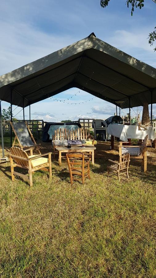 Camping La Petite Houmee Curzay-sur-Vonne Экстерьер фото