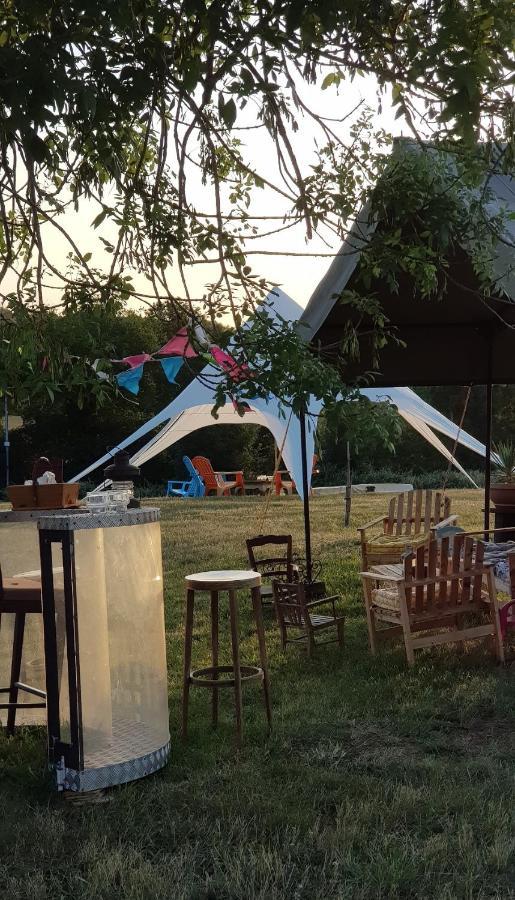 Camping La Petite Houmee Curzay-sur-Vonne Экстерьер фото