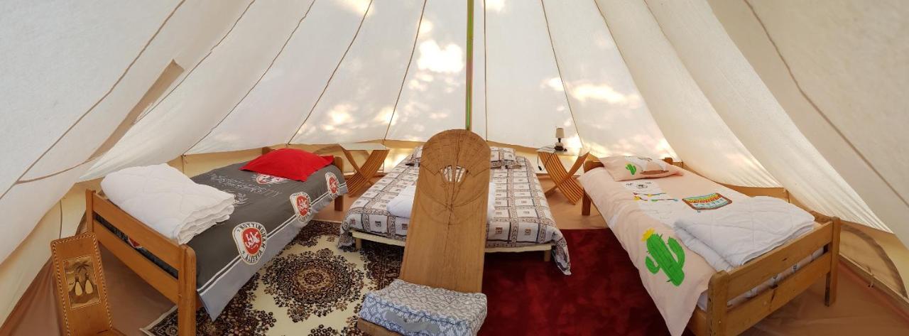 Camping La Petite Houmee Curzay-sur-Vonne Экстерьер фото