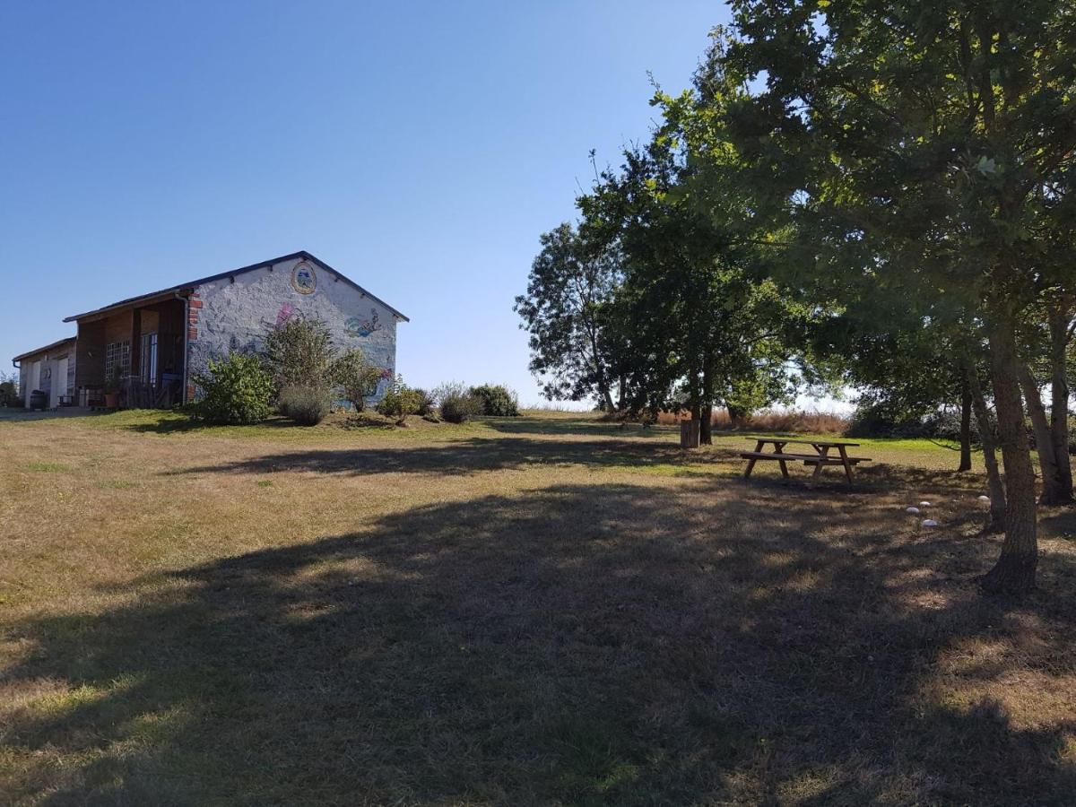 Camping La Petite Houmee Curzay-sur-Vonne Экстерьер фото